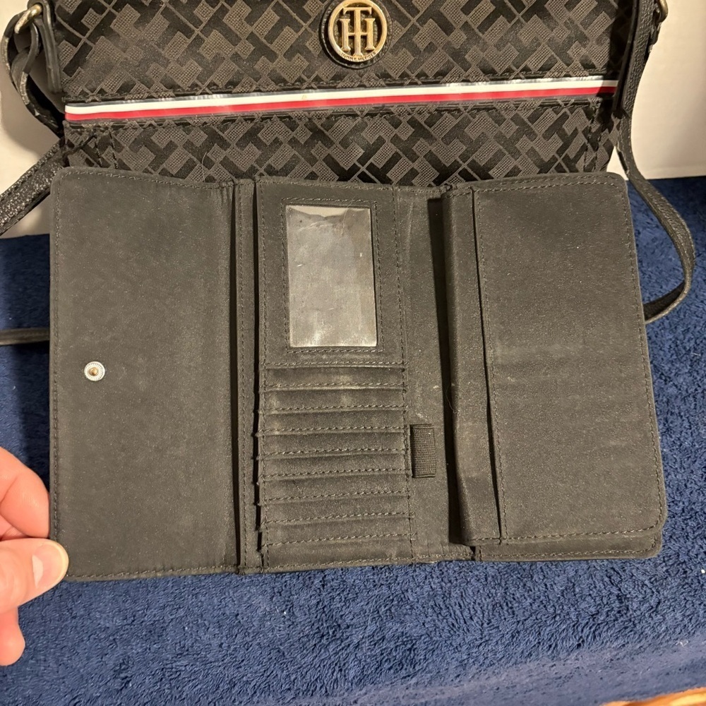 Vtg. Tommy Hilfiger Monogrammed Black Crossbody Bag Handbag Purse 11” & Wallet - Picture 4 of 7